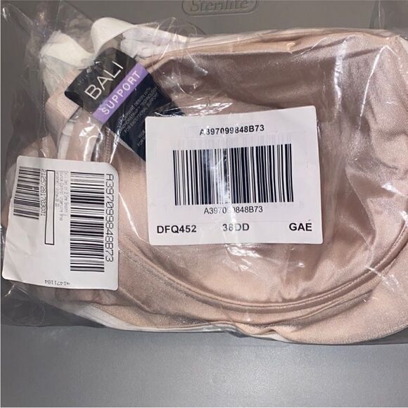 Bali NWT One Smooth U Underwire Bra Full Coverage
Bra Sandshell Size 38DD - Picture 4 of 5